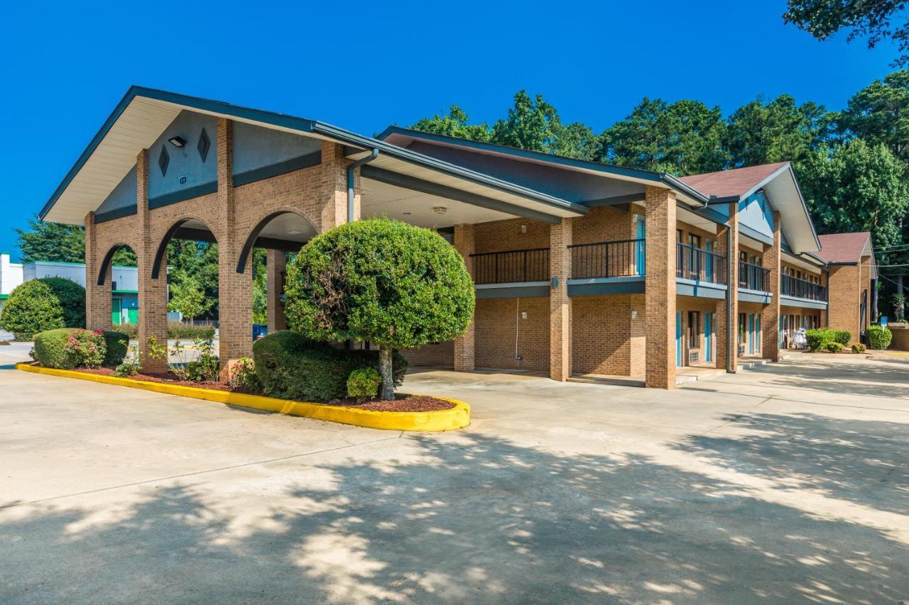 Americas Best Value Inn Stockbridge Exterior foto