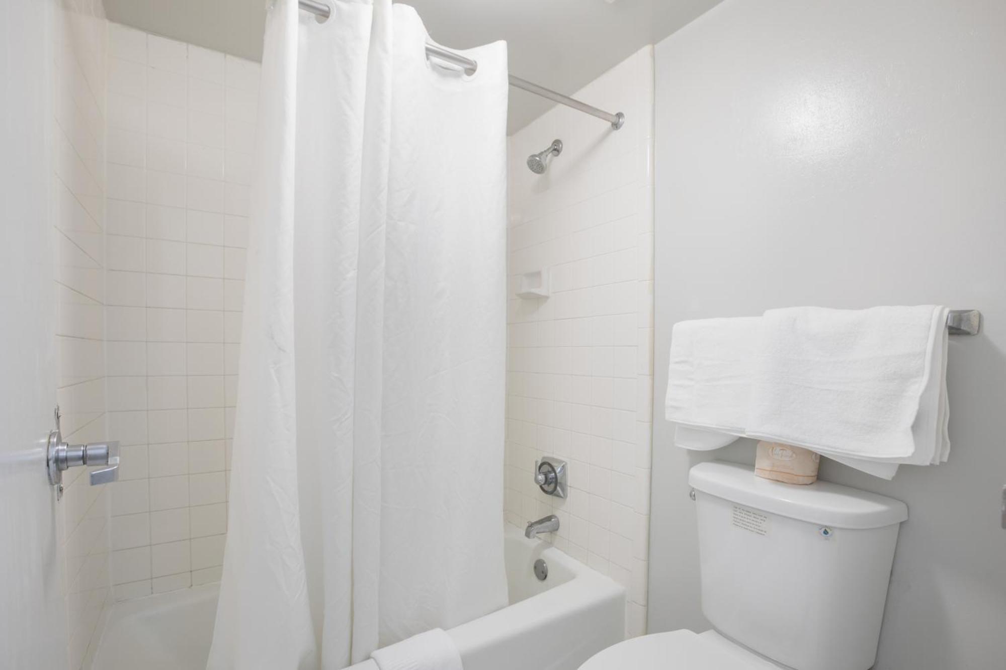 Americas Best Value Inn Stockbridge Quarto foto