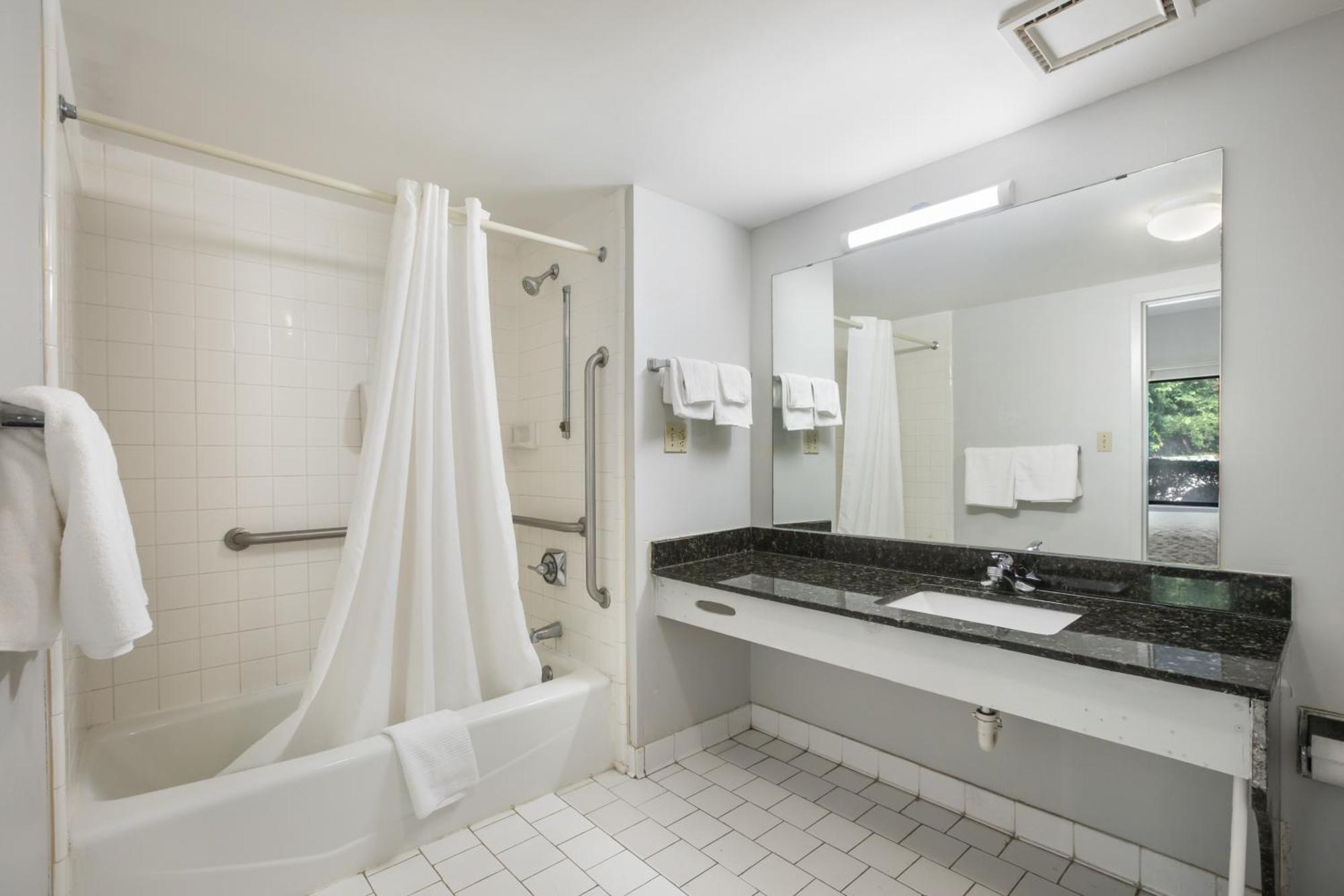 Americas Best Value Inn Stockbridge Quarto foto