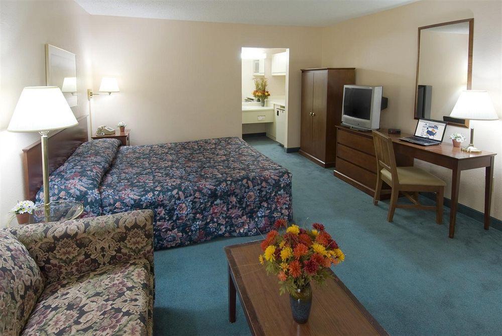 Americas Best Value Inn Stockbridge Quarto foto